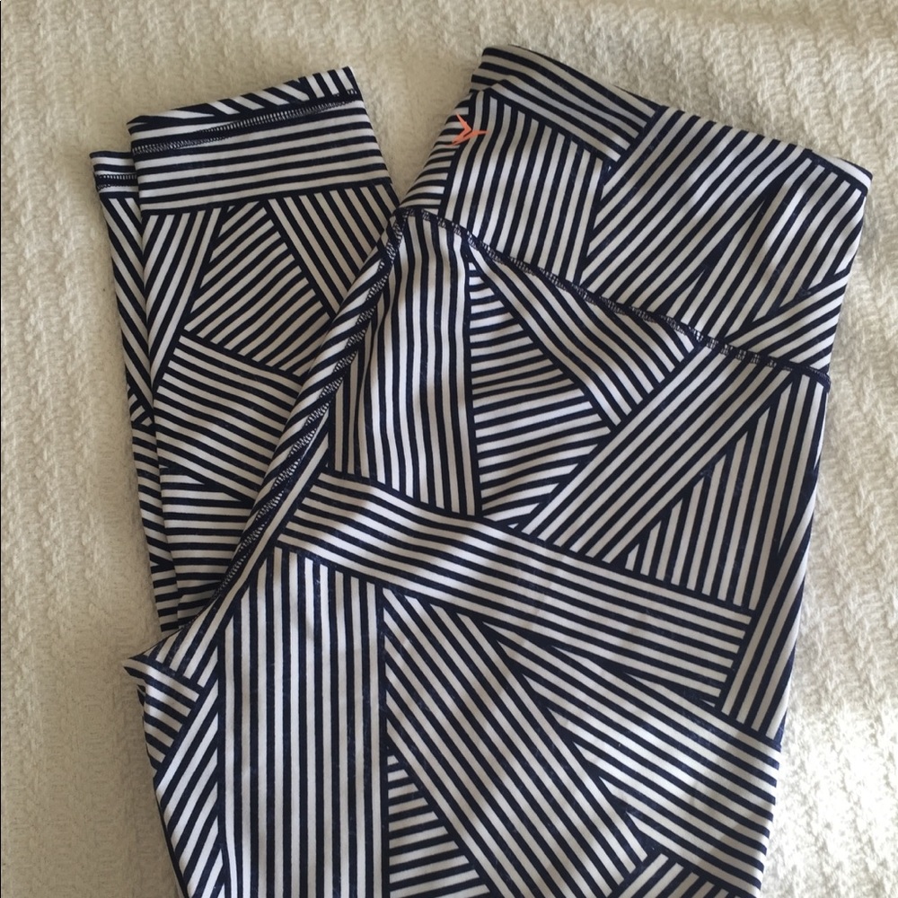 Adorable Go Dry crop leggings from Old Navy! NWOT